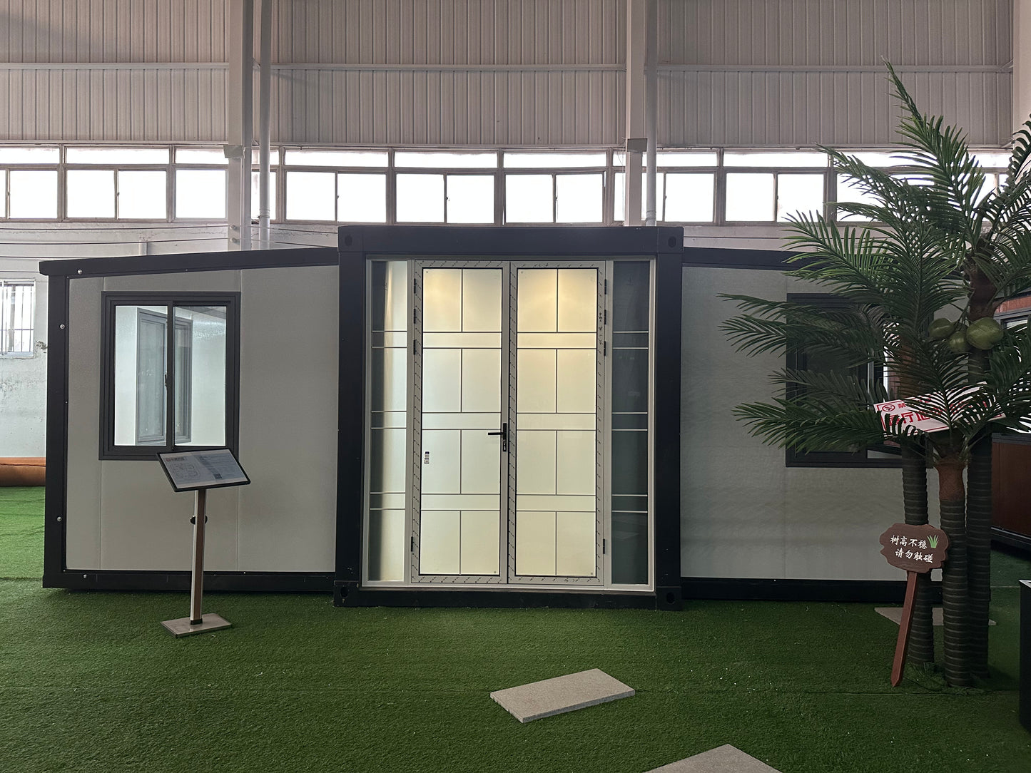 Waterproof Container House 20FT Expandabl Home Caravan Portable Houses 2 Bedrooms Container House